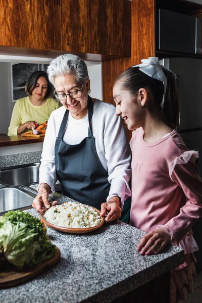 Hispanic Women Family Grandmother Mother Granddaughter Cooking Home Kitchen Mexico — Stock Photo, Image