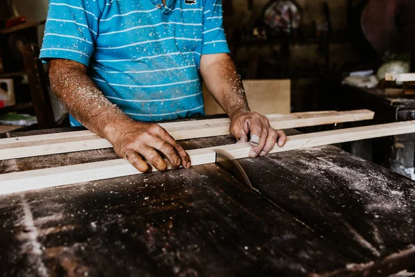 Latin Senior Man Carpenter Using Electric Circular Saw Cutting Wooden — Foto Stock