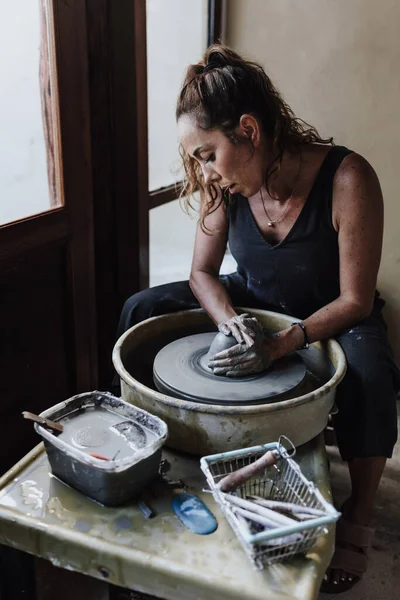 Hands Latin Woman Potter Creating Clay Pot Pottery Wheel His — Stock Photo, Image