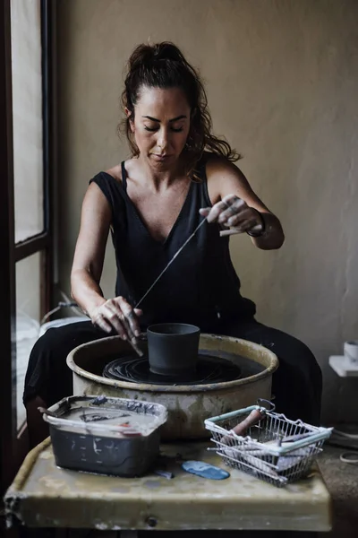 Hands Latin Woman Potter Creating Clay Pot Pottery Wheel Her — Stock Photo, Image