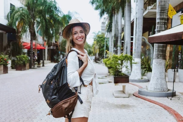 Ung Latinamerikansk Kvinna Turist Backpacker Mexiko Latinamerika Latinamerikanska Människor Karibiska — Stockfoto