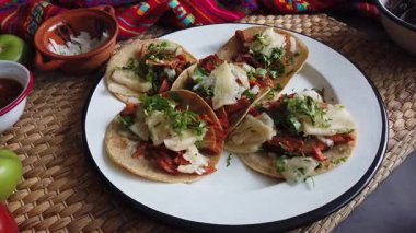 Meksika Tacos al pastor, Meksika 'da geleneksel yemek.