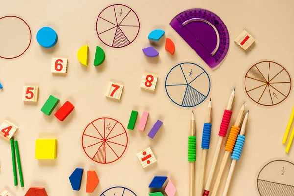 Lieferungen Für Mathematik Und Für Die Schule Brüche Lineale Bleistifte — Stockfoto