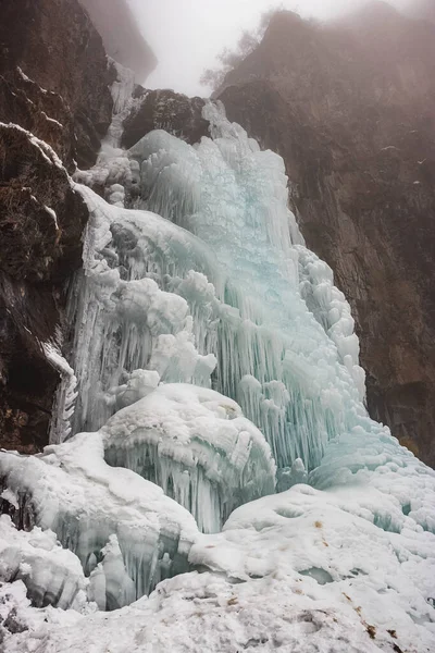 Prachtige Waterval Bergen — Stockfoto