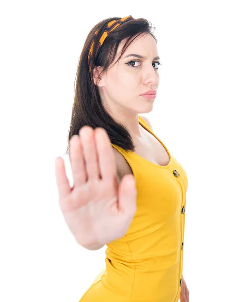 年轻女子用手心为停车标志做手势 拒绝或拒绝某事 被白色背景隔离 工作室拍摄 — 图库照片