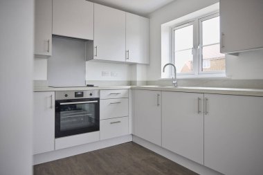 Boş Modern Mutfak Gündüz Taşınırken Yeni Bir Eve Sığdırıldı