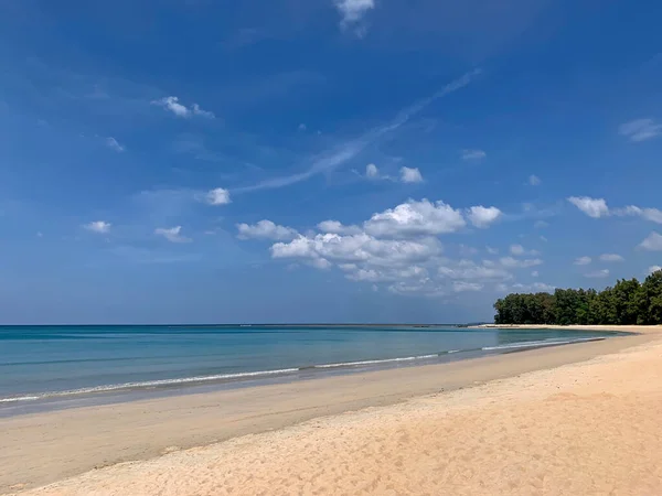 Spokojna Słynna Plaża Nai Yang Wyspie Phuket Widok Piękne Błękitne — Zdjęcie stockowe