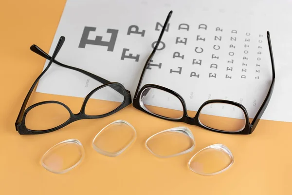 Lentes Vidro Velhas Frente Lentes Óculos Leitura Visão Recém Alteradas — Fotografia de Stock