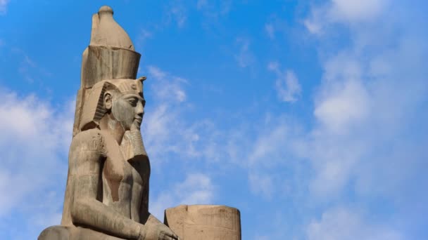 Estatuas Faraón Cielo Azul Templo Luxor Egipto Luxor — Vídeo de stock