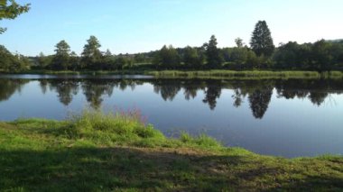 Viechtach 'taki Hoellensteinsee' nin bozulmamış güzelliği, Almanya 'nın Bavyera şehrinin göbeğinde sakin bir dinlenme yeri.