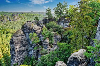 Sakson İsviçre, Saksonya 'daki Elbe Kum Taşı Dağları' nın Almanca kısmına verilen isimdir. Tuhaf kaya oluşumlarıyla karakterize edilen manzara Elbe 'nin her iki tarafında Dresden' in güneydoğusunda yer alır. Almanya