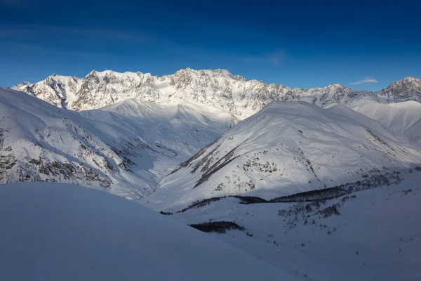 Nove Cumes Montanha Shkhara Parte Central Cordilheira Grande Cáucaso Rangeupper — Fotografia de Stock