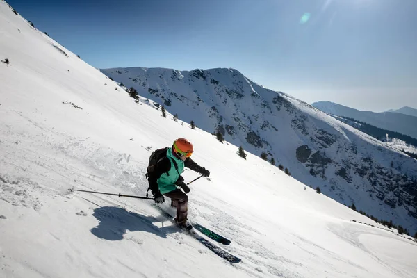Μαρμάρος Καρπάθια Ουκρανια Μαρτίου 2021 Θηλυκό Σκι Κατάβασης Κατά Διάρκεια — Φωτογραφία Αρχείου