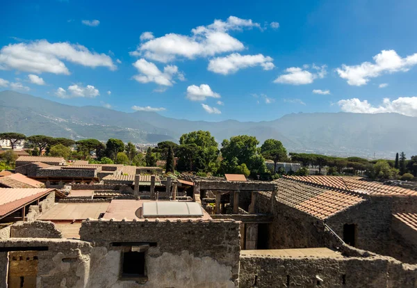 Pompeii ve Herculaneum 'un yanı sıra Vezüv Dağı' nın patlamasından etkilenen diğer şehirler, klasik Roma şehri