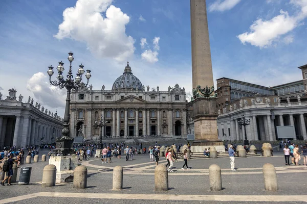 Piazza Centrale Vaticano Piazza San Pietro Con Una Colonna Dell — Foto Stock