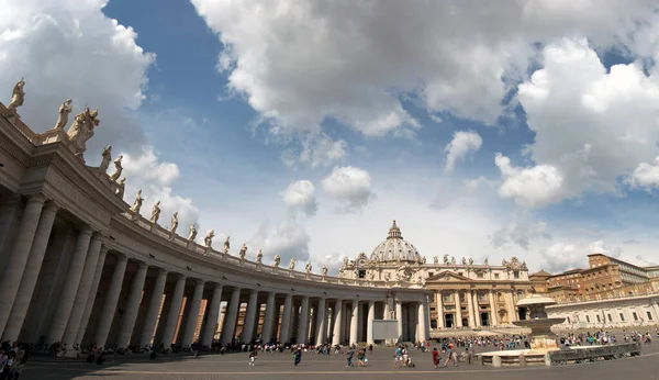 Vatikan 'ın merkez meydanı - St. Peter Meydanı, Roma, İtalya