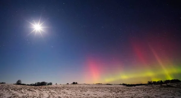 Північні Вогні Aurora Borealis Танцюють Нічному Небі Фотографія Високої Якості — стокове фото