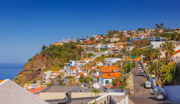 Madeira Landschap Nederzettingen Gebouwd Hoge Kliffen Hellingen Steile Stijging Rechts — Stockfoto