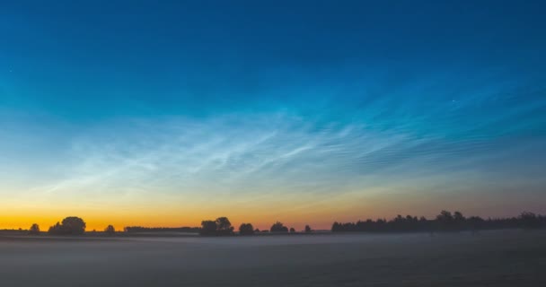 Nachtlandschap Met Noctilucent Wolken Bij Litouwen Hoge Kwaliteit Beeldmateriaal — Stockvideo