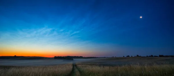 Nachtlandschaft Mit Nächtlichen Wolken Litauen Hochwertiges Foto — Stockfoto