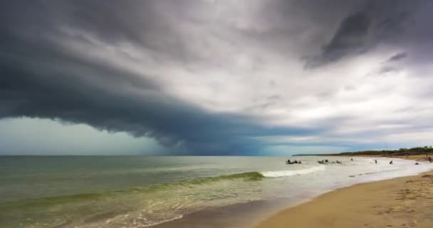 Nubes Tormenta Moviéndose Sobre Mar Báltico Nube Peligrosa Estante Supercélulas — Vídeos de Stock