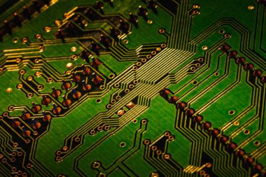 Elektronik devre kartı kapanıyor, devre kartı ile arka plan kapanıyor