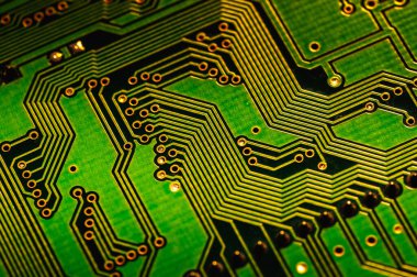 Elektronik devre kartı kapanıyor, devre kartı ile arka plan kapanıyor