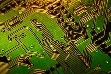 Elektronik devre kartı kapanıyor, devre kartı ile arka plan kapanıyor