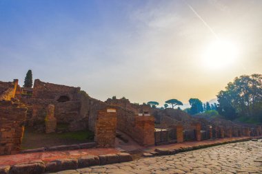 Pompei şehrinin antik kalıntıları Scavi di Pompei, Napoli, İtalya. Pompei antik Roma şehri Pompei 'nin manzarası 1. yüzyılda Vezüv Dağı' nın patlaması sonucu ölmüştür.