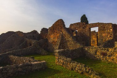 Pompei şehrinin antik kalıntıları, Napoli, İtalya. Pompei, antik Pompei caddesinin görüntüsü, 1. yüzyılda İtalya 'nın Napoli kentinde meydana gelen Vesuvius Dağı' nın patlaması sonucu yok olan antik Roma kentidir..
