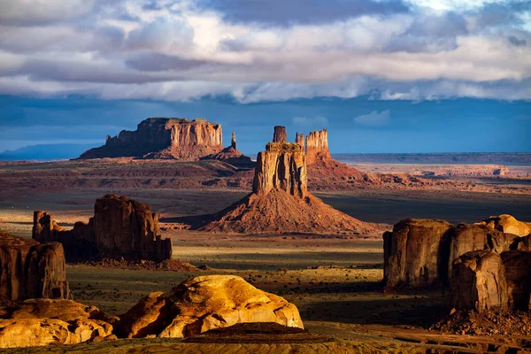 美国犹他州名胜古迹谷上美丽的日出 — 图库照片