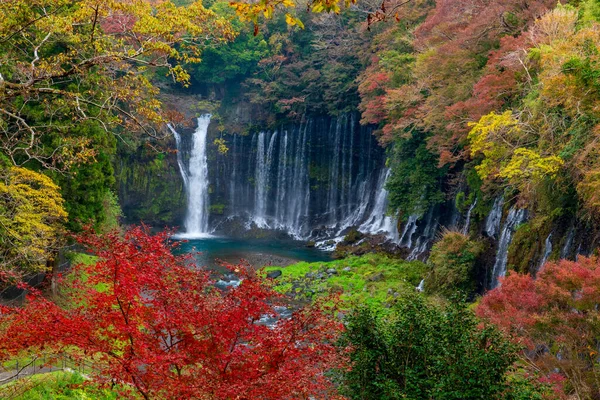 日本秋日的石仁瀑布 — 图库照片
