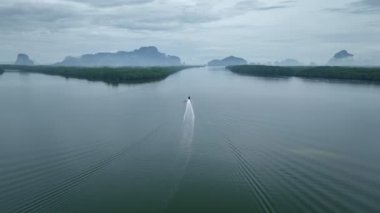 Drone, Tayland 'da Phang nga Körfezi' nde bir tekneyi takip ederken vuruldu.