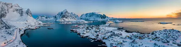 Letecký Pohled Reine Village Lofotenských Ostrovech Zimní Sezóně Norsko Royalty Free Stock Fotografie