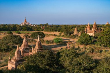 Gün doğumunda Bagan Tapınakları, Bagan, Myanmar