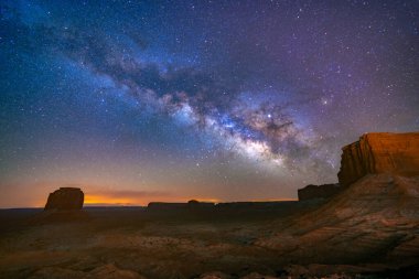 Samanyolu Monument Valley, Utah, Amerika yukarıda