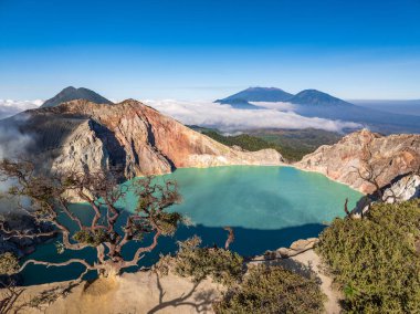 Doğu Java, Endonezya 'daki Kawah Dağı volkan kraterinin hava görüntüsü.