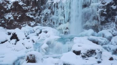 Kışın Oxarfoss Şelalesi, Pingvellir Vadisi Ulusal Parkı, İzlanda