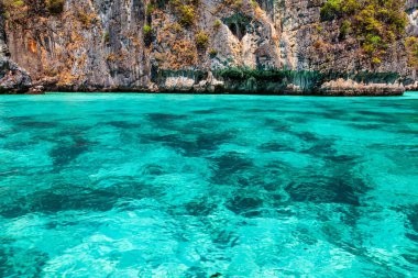 Koh Phi Phi Leh Adası, Maya Körfezi, Krabi, Tayland