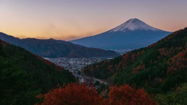 Fuji Dağı, Kawaguchiko, Japonya üzerinde gün doğumu 