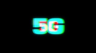 Hata efektli 5G teknolojili metin animasyonu. Çarpıtma etkisi olan 5G ağ dijital konsepti. İnternet ağı mobil kablosuz konsepti. Yüksek hızlı internet ağ iletişim teknolojisi. 