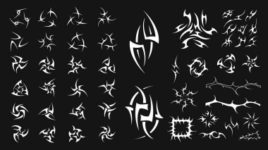 Y2K tasarım elemanları koleksiyonu. Geçmişe dönük nesnelerin varlığı. Y2K tarzı şekiller ayarlandı. Geçmişe dönük gelecek simgeleri. Grafik tasarımı, sokak kıyafetleri, kapaklar, dövme, tekno partiler için Y2K tasarımı.