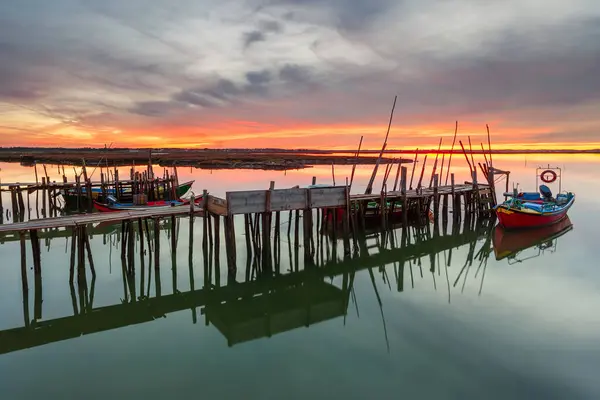 Geweldige Zonsondergang Paleizenpier Van Carrasqueira Alentejo Portugal Houten Ambachtelijke Vissershaven — Stockfoto
