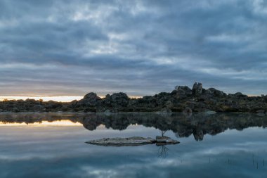 Barruecos 'ta gün doğumu. Extremadura. İspanya.