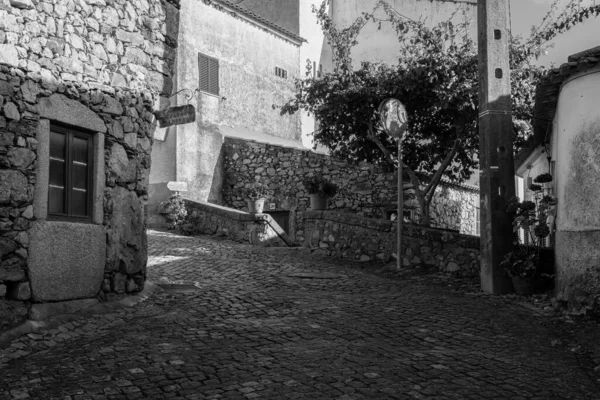 Penha Garcia ポルトガル 2022年12月26日 Penha Garciaの歴史的な村の典型的な通り ポルトガル — ストック写真