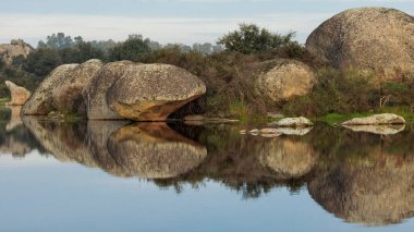 Barruecos 'ta manzara. Extremadura. İspanya.