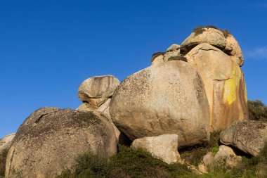 Barruecos 'un Doğal Alanı' ndaki manzara. Extremadura. İspanya.