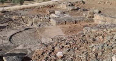 Caparra 'nın Roma duvar kapısının kalıntıları.
