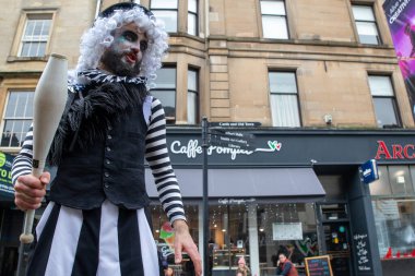 22 Ekim Cumartesi Stirling Açık Sokak Festivali. Stirling şehri, İskoçya, İngiltere dünya çapındaki Açık Sokak hareketine katılıyor. Trafiksiz Stirling şehir merkezinde bedava, eğlenceli aktivitelerle dolu.. 