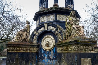 Saracen Çeşmesi, Alexandra Park, Glasgow, İskoçya 'da bulunan süslü çeşme. İngiltere. 1901 Glasgow Uluslararası Sergisi için Macfarlane and Co. 'nun Saracen Dökümhanesi tarafından dökme demirden yapılmıştır. 